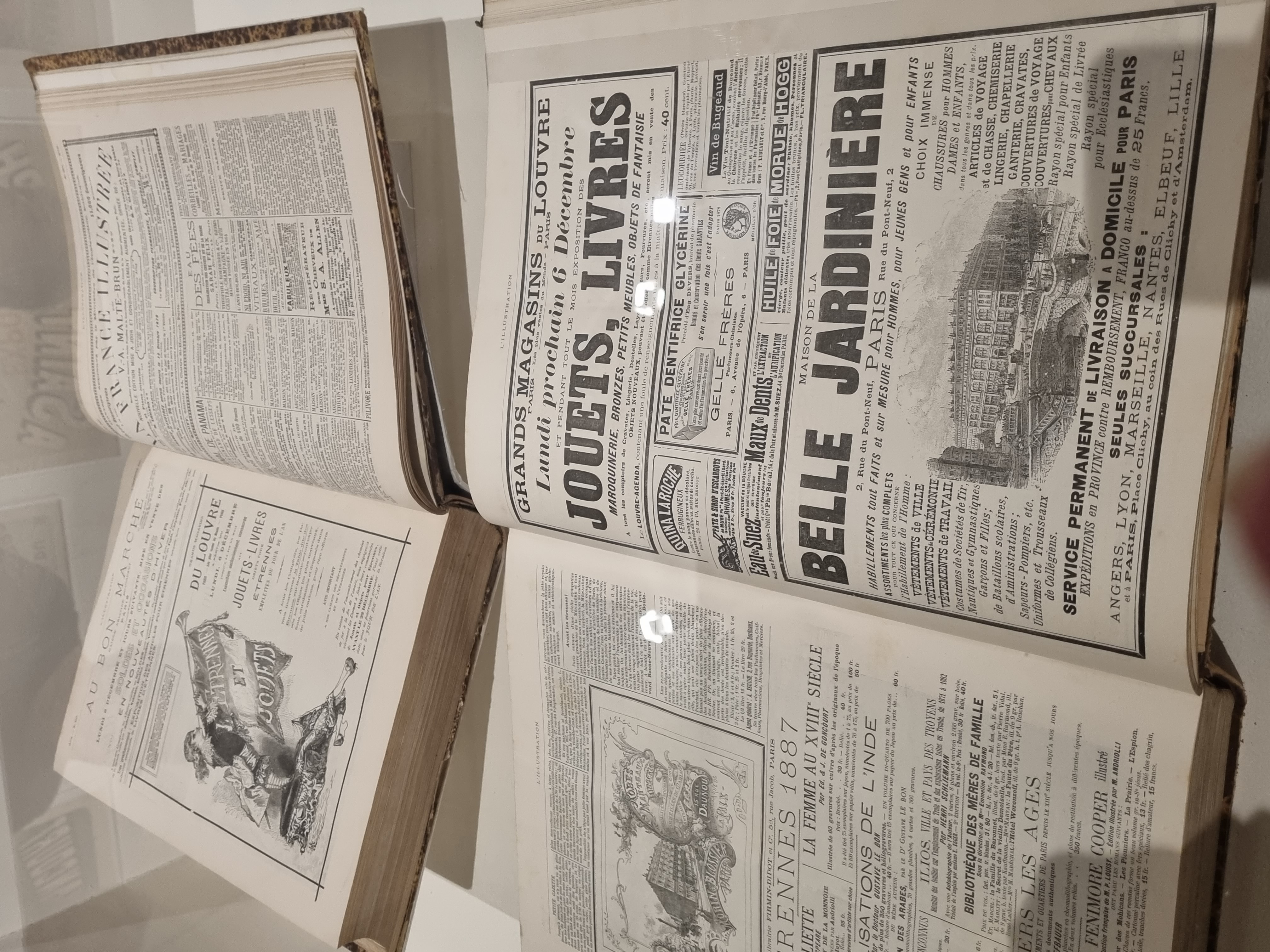 Expo_13_catalogues_VPC.jpg