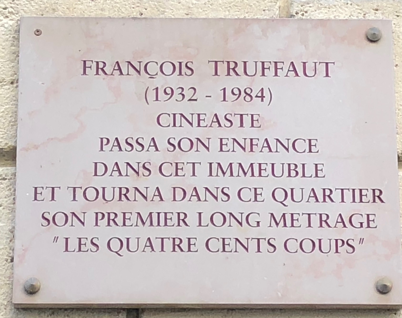 Plaque_Truffaut_rue_de_Navarin.jpg