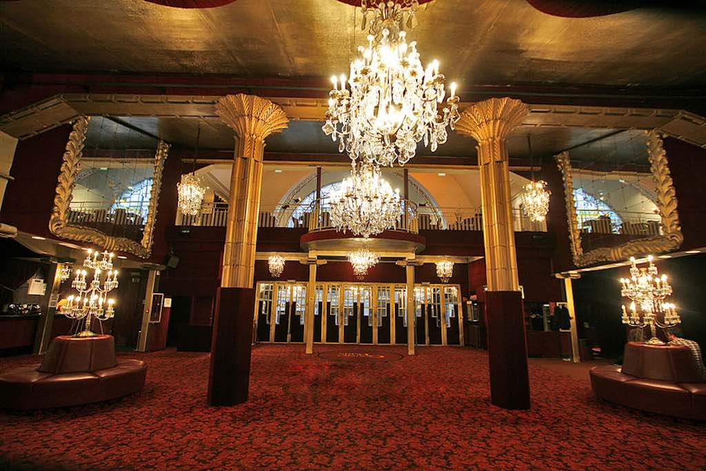 casino_de_paris_hall_napoleon_iii.jpg