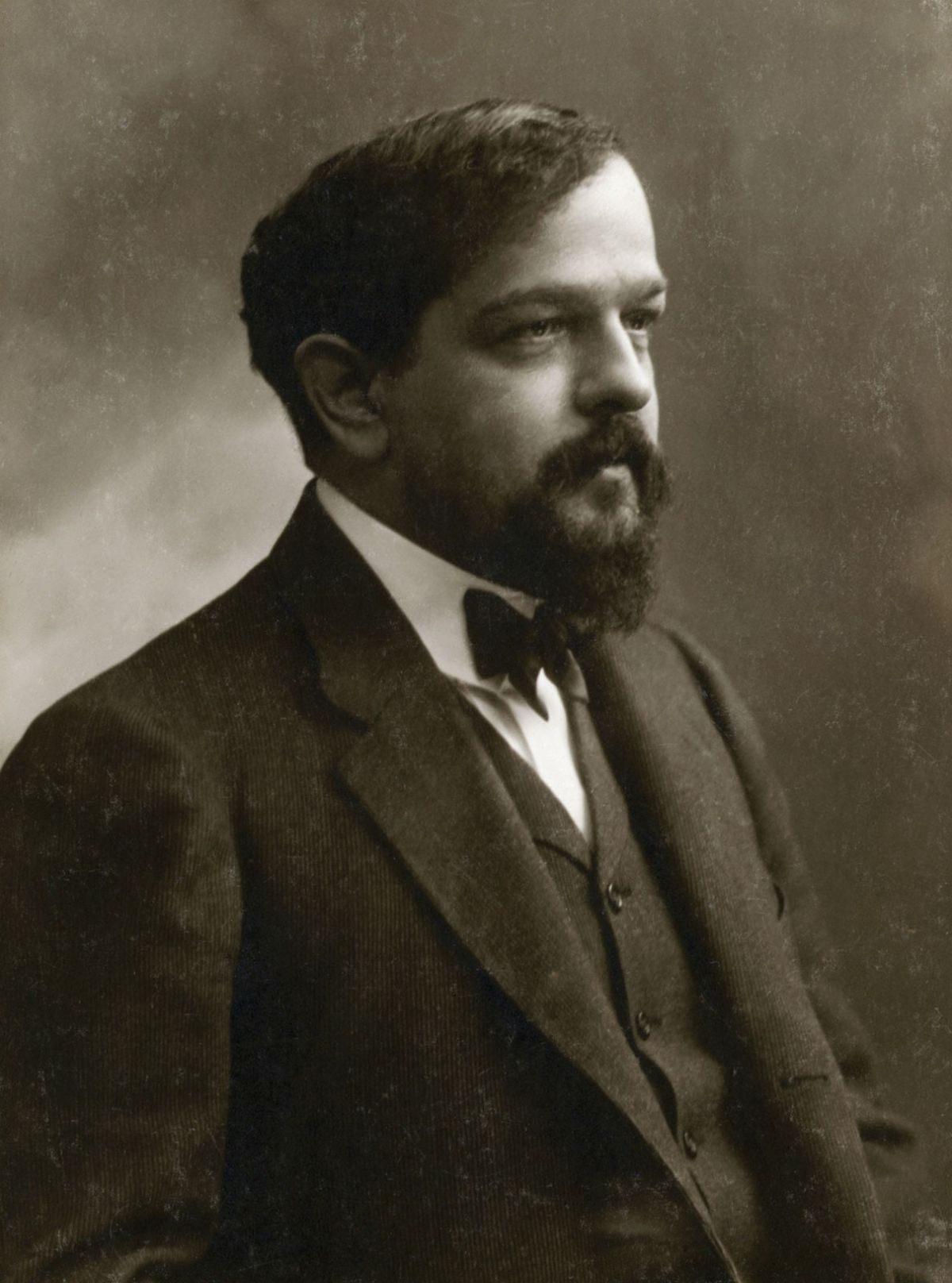 Claude_Debussy_ca_1908,_foto_av_Félix_Nadar.jpg