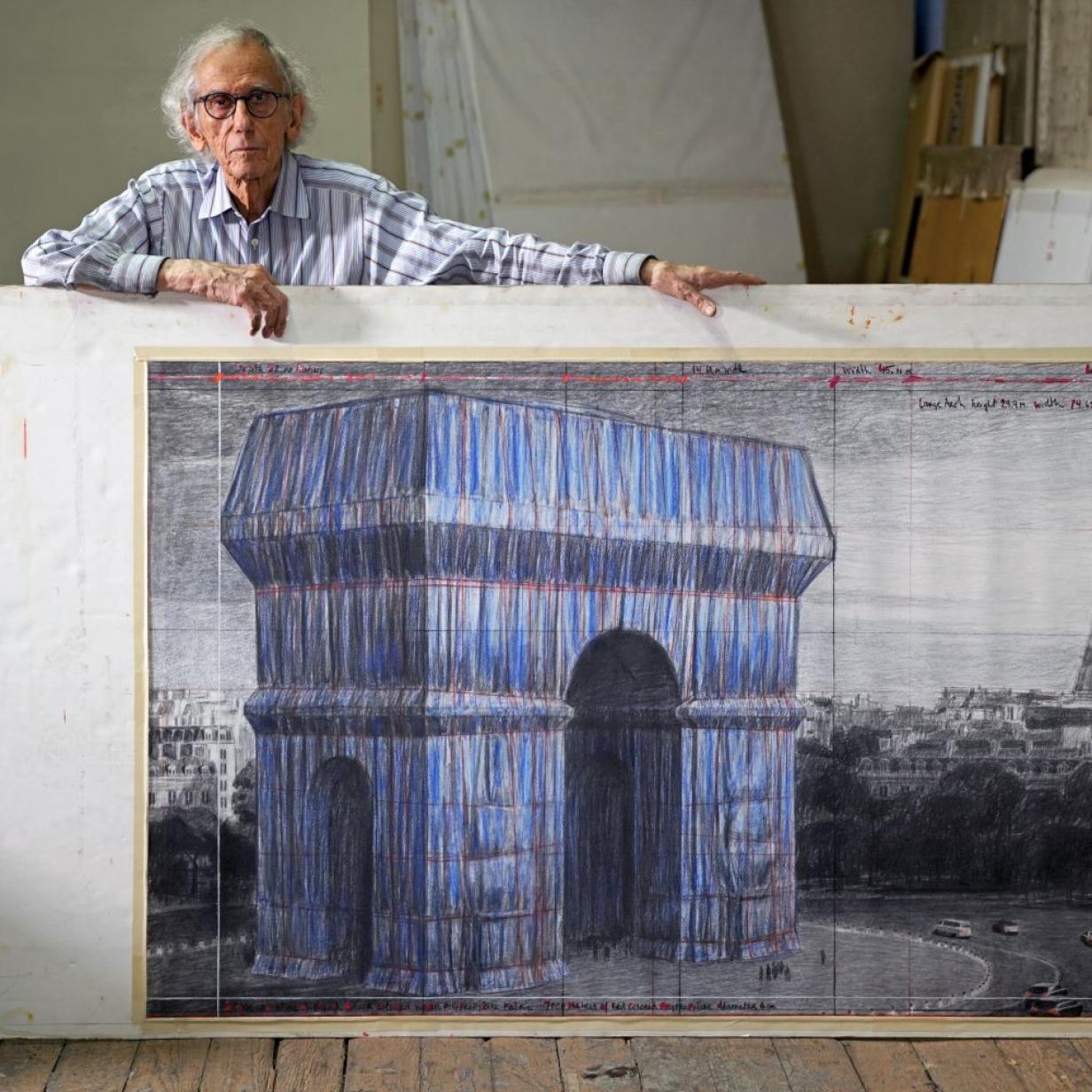 christo_in_his_studio_with_a_preparatory_drawing_for_larc_de_triomphe_wrapped.jpg