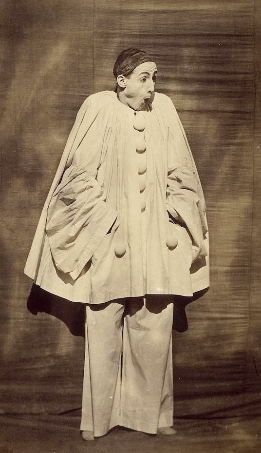 Nadar-Tournachon_Deburau_Pierrot_2.jpg